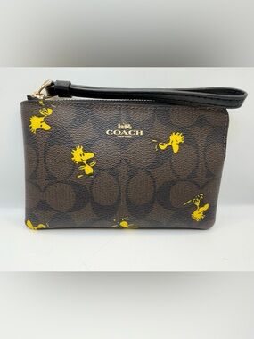 Coach x Peanuts Woodstock Signature Corner Zip Wristlet NWOT